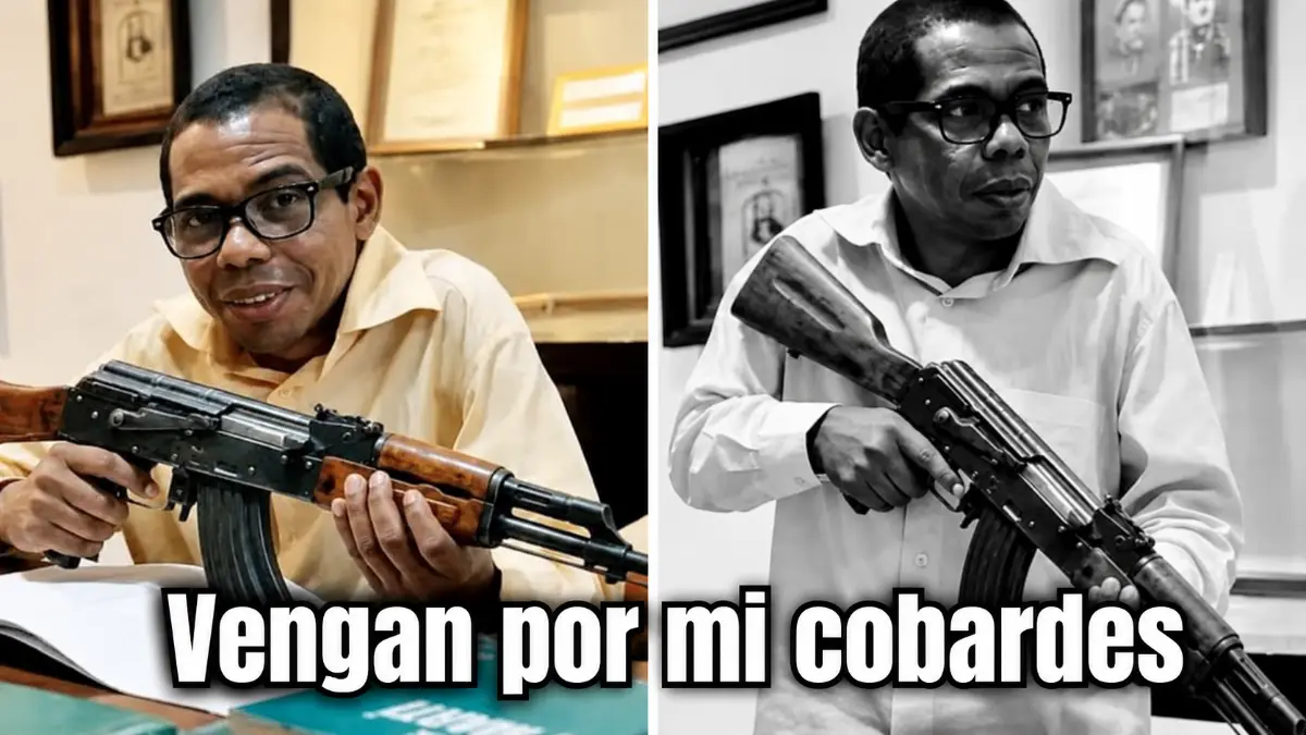 Imagen de ¿Defender la Revolución con un juguete? Diputado cubano posa con un AK-47 de plástico y se vuelve viral